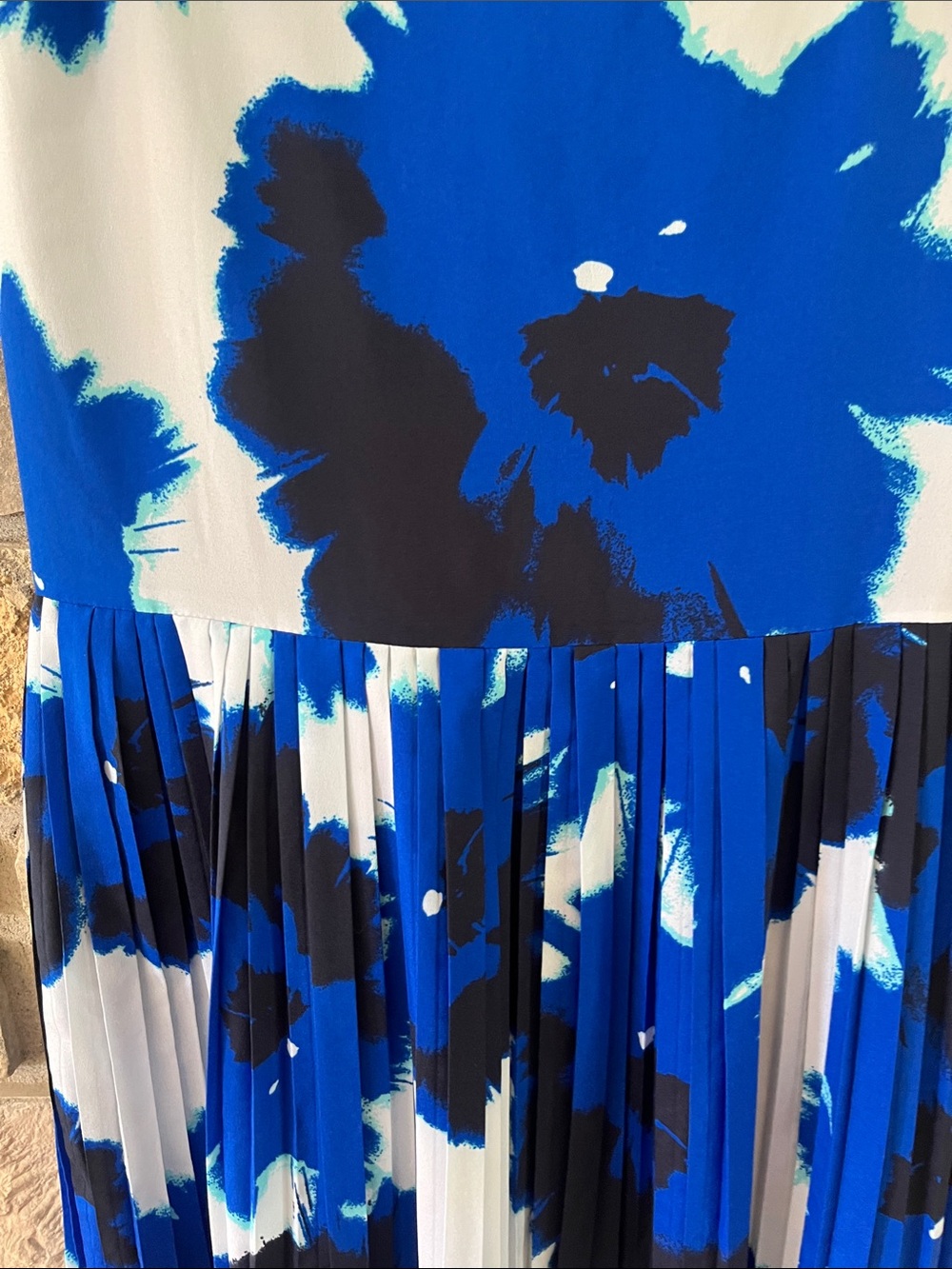 Banana Republic Blue, Black, and White Floral Print Pleated Dress Size 14 - Picture 6 of 15